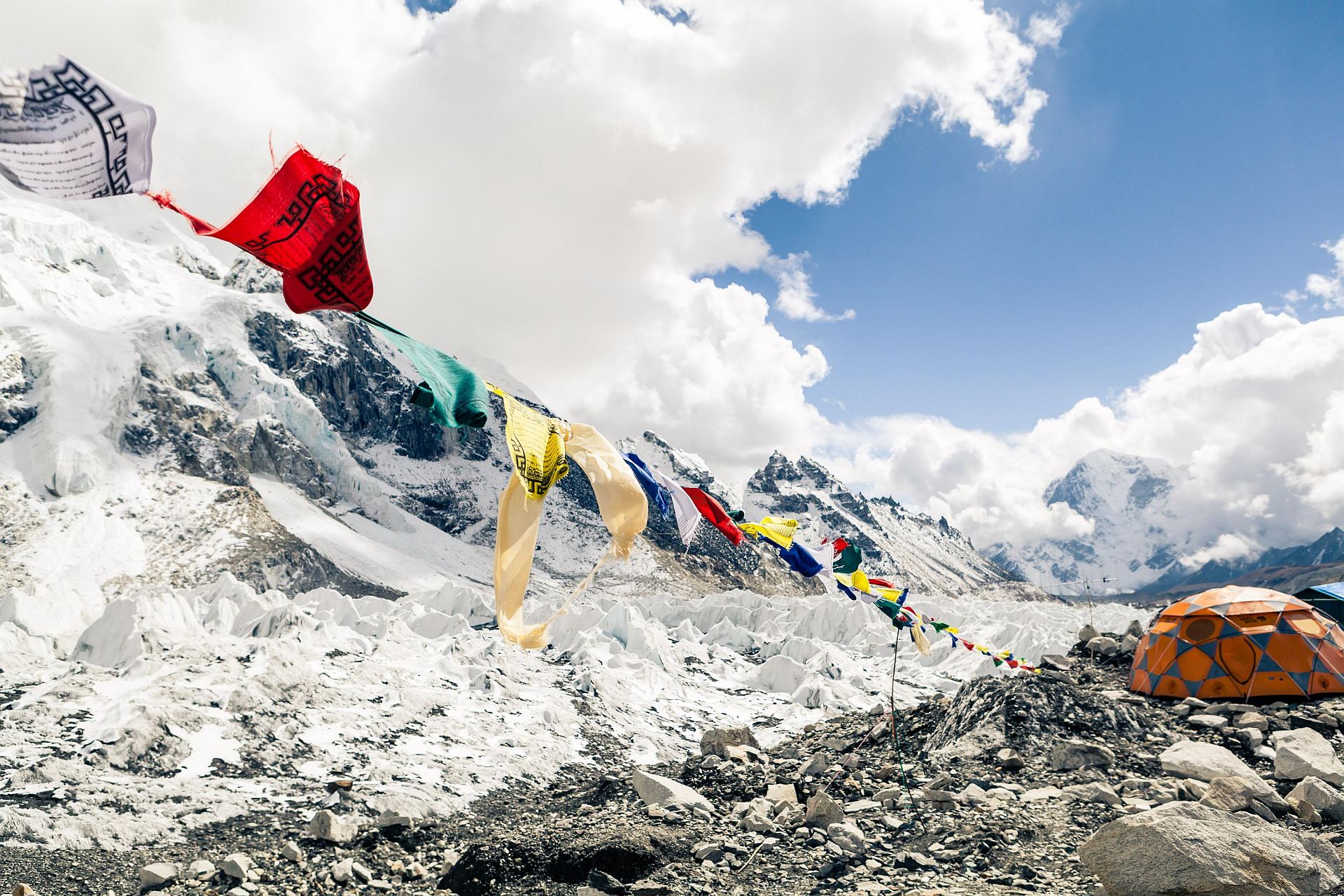 Lodowiec Khumbu w Everest Base Camp, Himalaje, Nepal